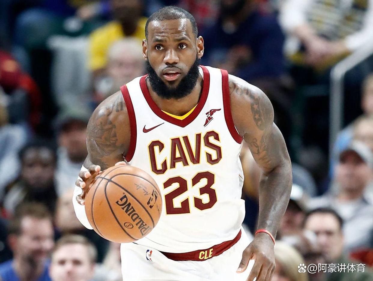 包含詹姆斯回归赛场，败北首场状态亮眼，勇士观众沸腾！的词条