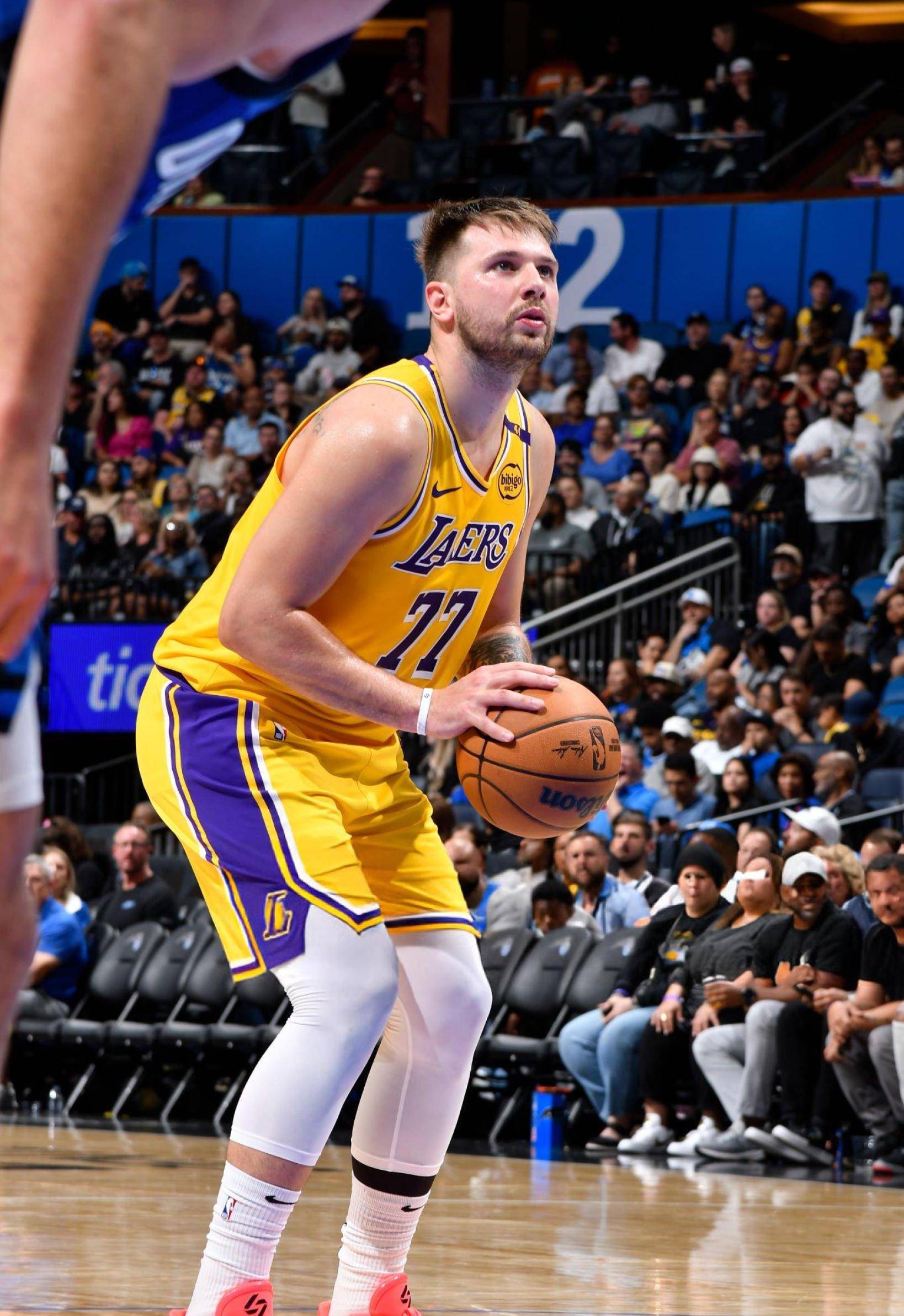 东契奇关键节点出色防守，利物浦带队取胜！的简单介绍